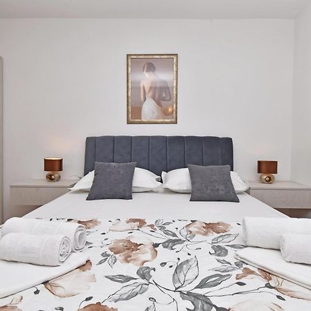 Apartments Barba Тучепи Екстер'єр фото