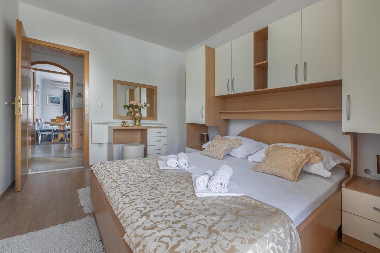 Apartments Barba Тучепи Екстер'єр фото
