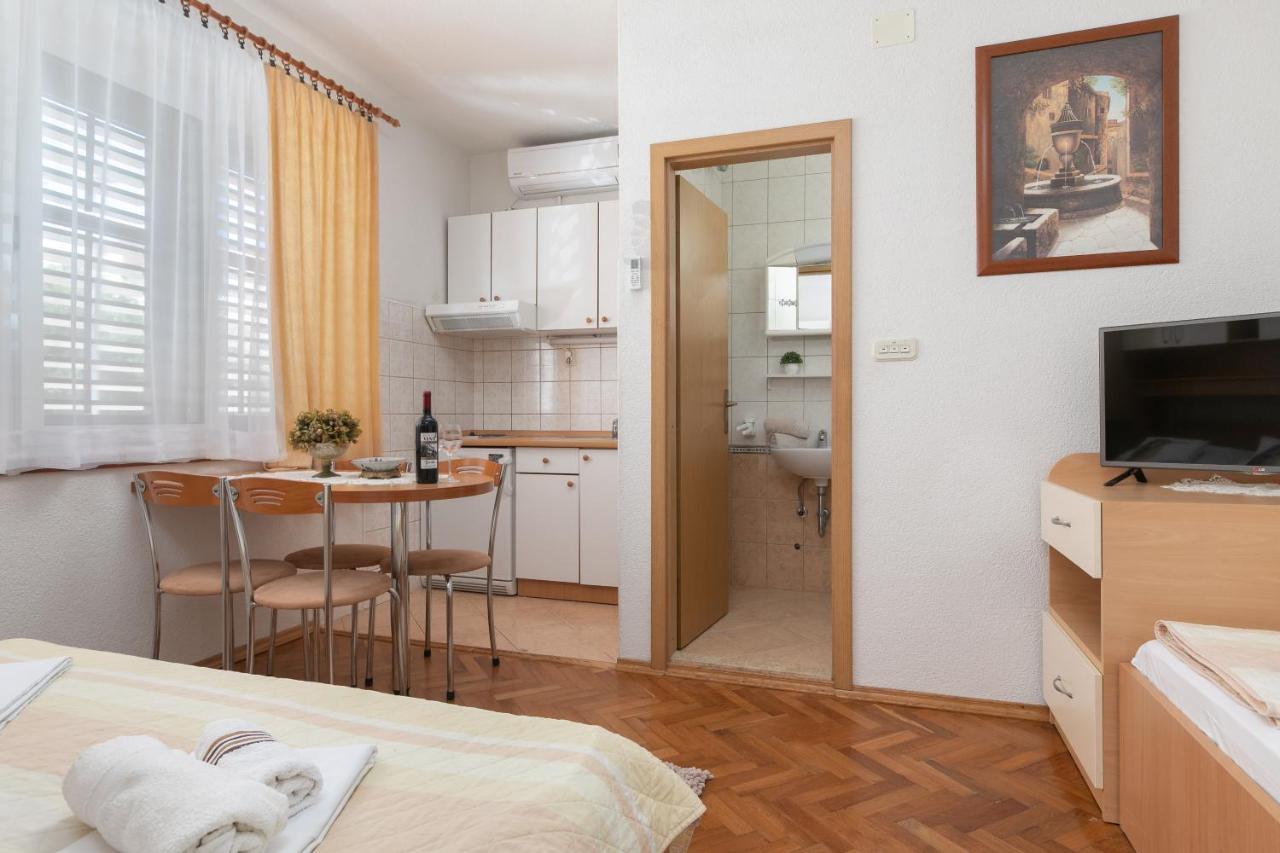 Apartments Barba Тучепи Екстер'єр фото