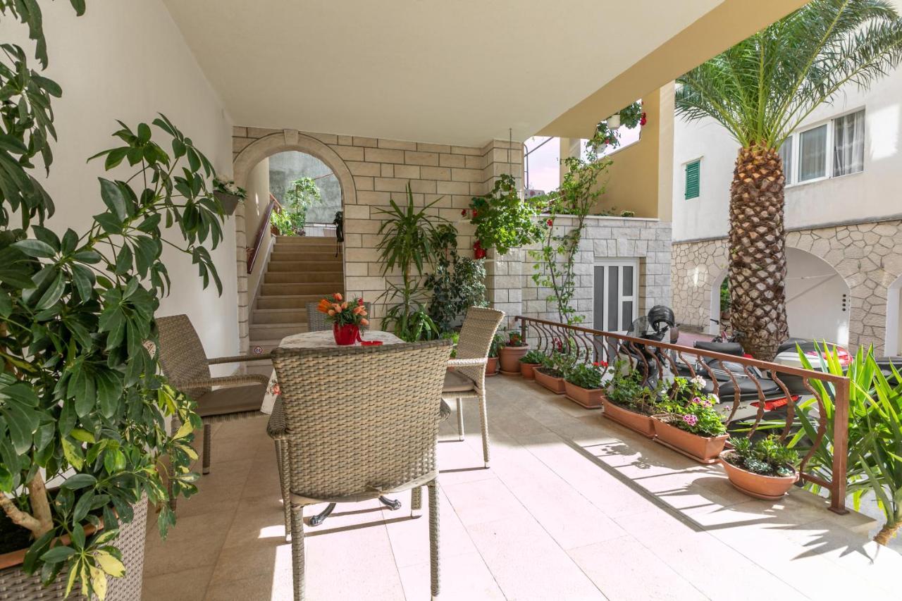 Apartments Barba Тучепи Екстер'єр фото