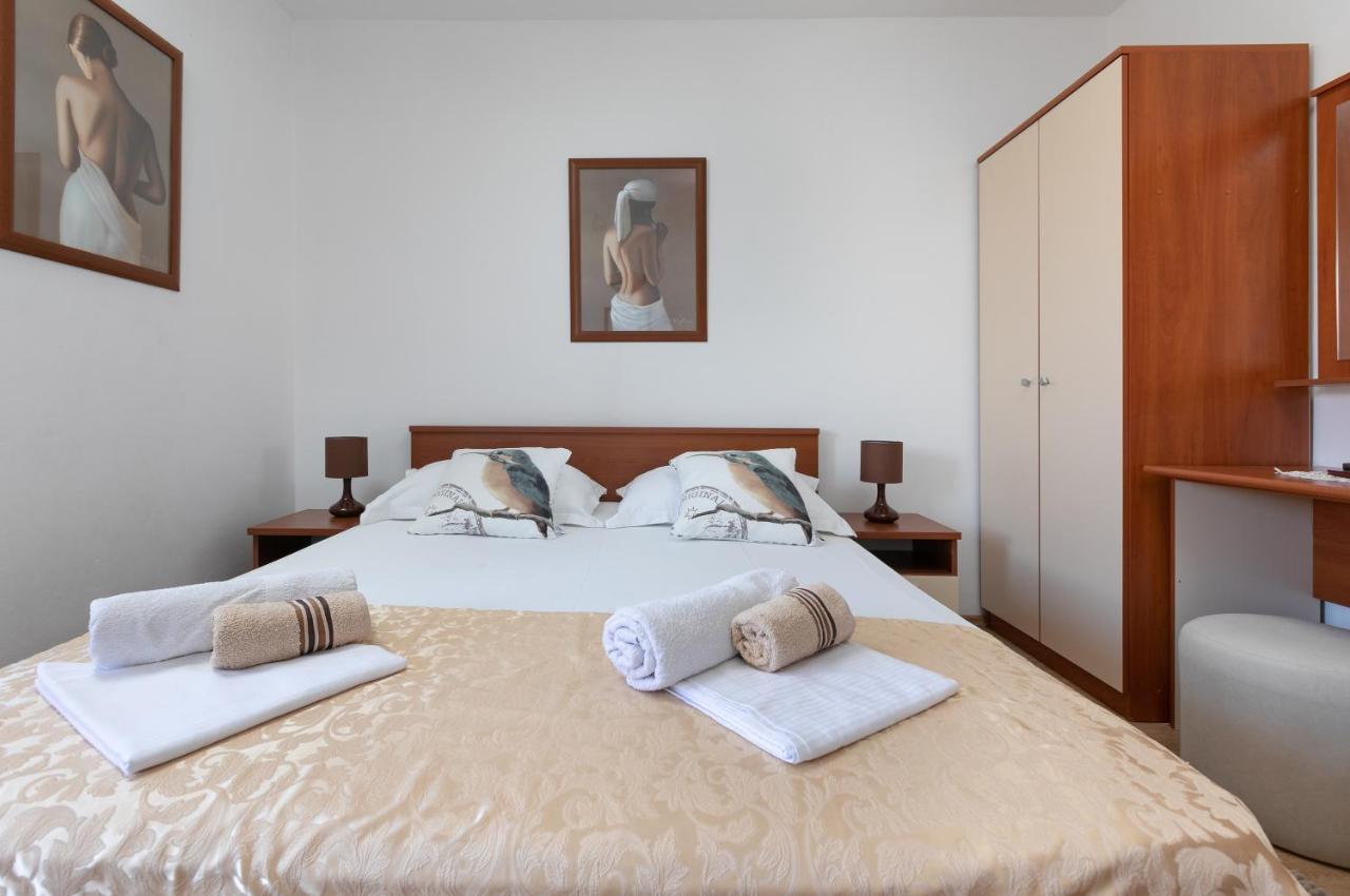 Apartments Barba Тучепи Екстер'єр фото