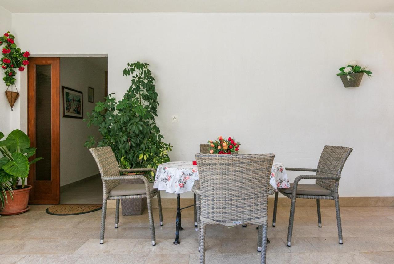Apartments Barba Тучепи Екстер'єр фото