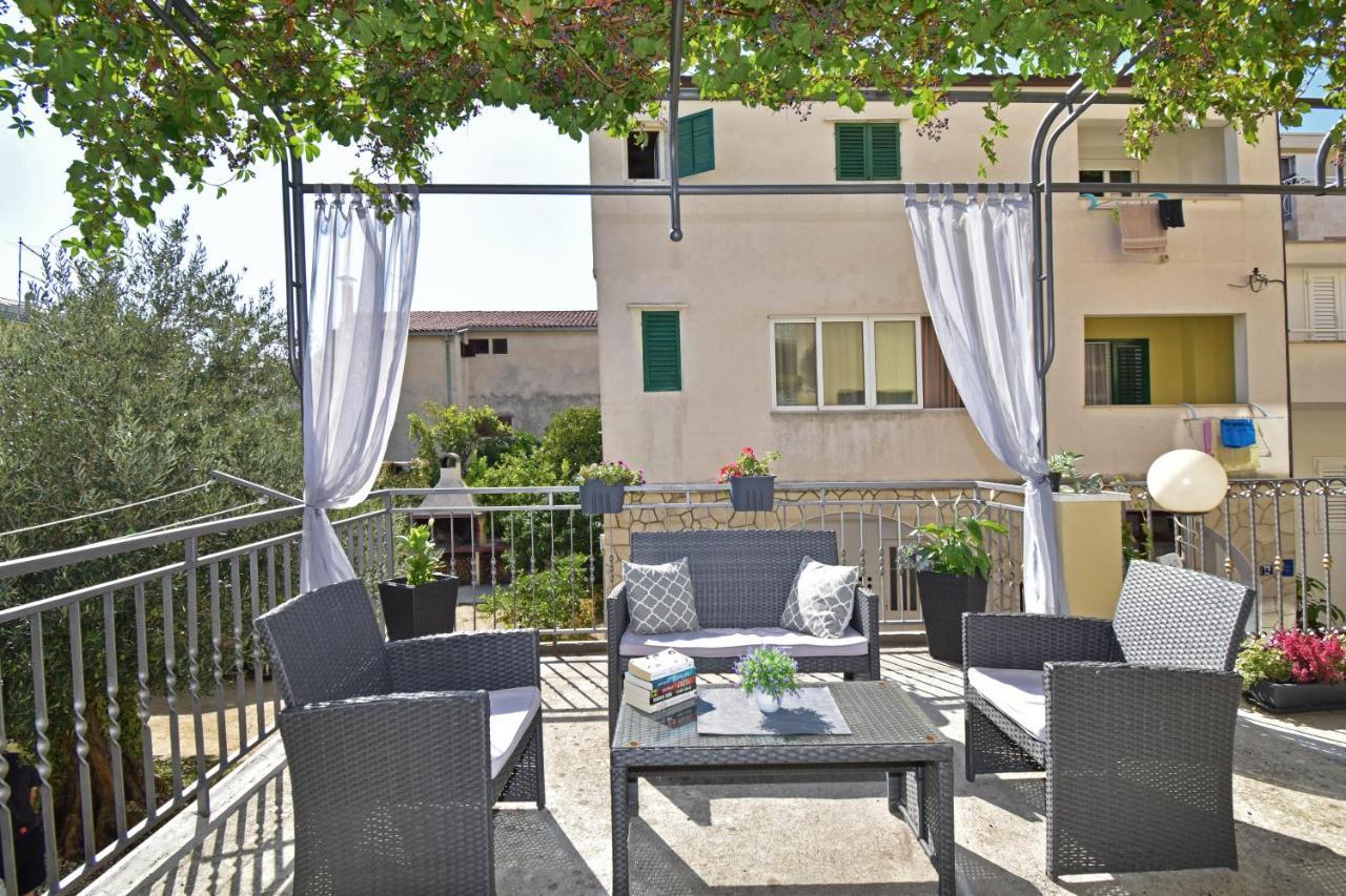 Apartments Barba Тучепи Екстер'єр фото