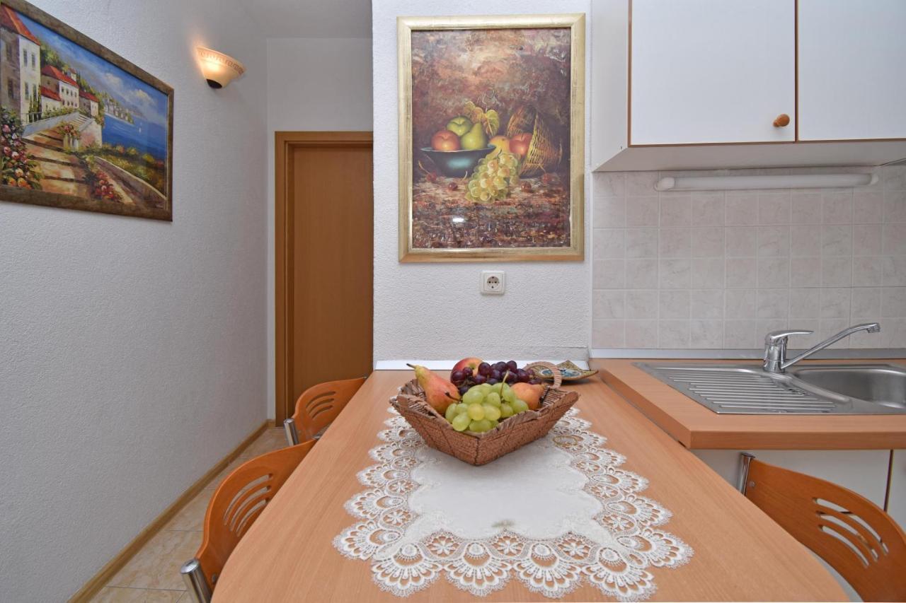 Apartments Barba Тучепи Екстер'єр фото